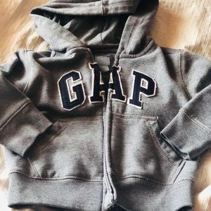 Gap sweater hoodie for toddlers 4/$20